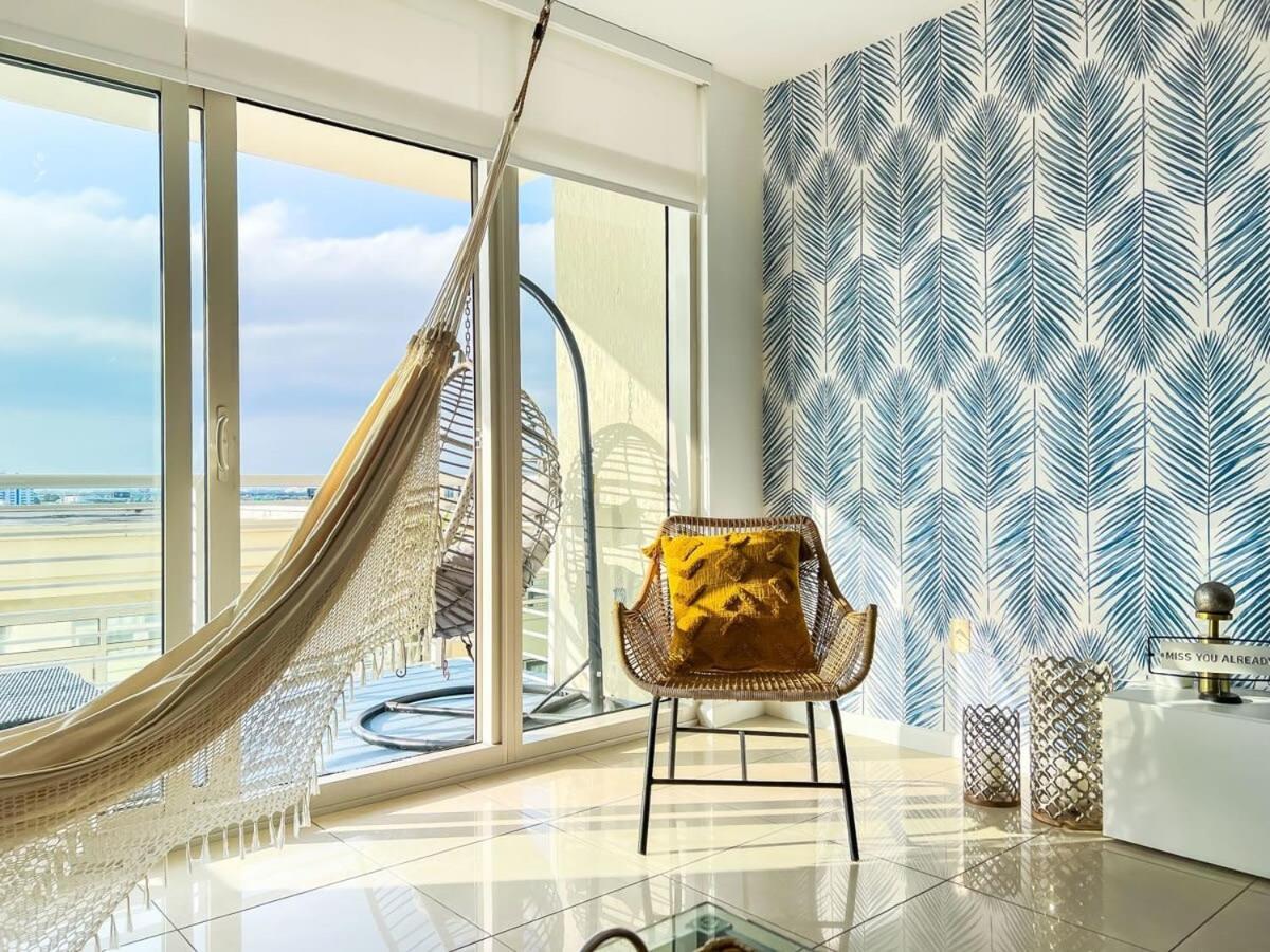 Palm Place Heart Of Miami With Parking Pool And Gym ภายนอก รูปภาพ