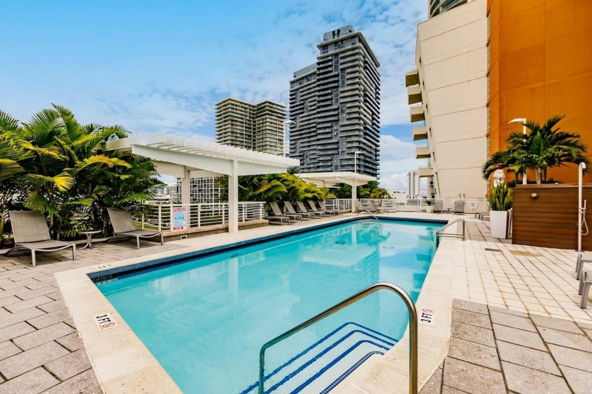 Palm Place Heart Of Miami With Parking Pool And Gym ภายนอก รูปภาพ