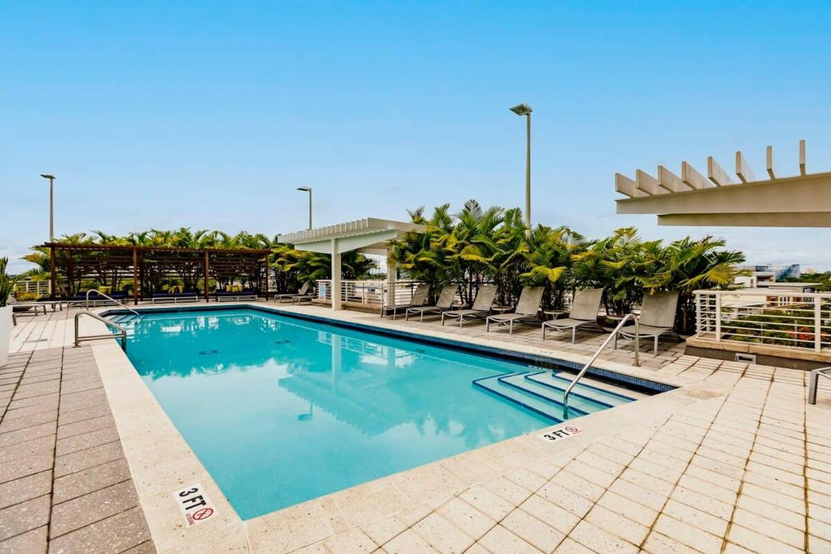 Palm Place Heart Of Miami With Parking Pool And Gym ภายนอก รูปภาพ