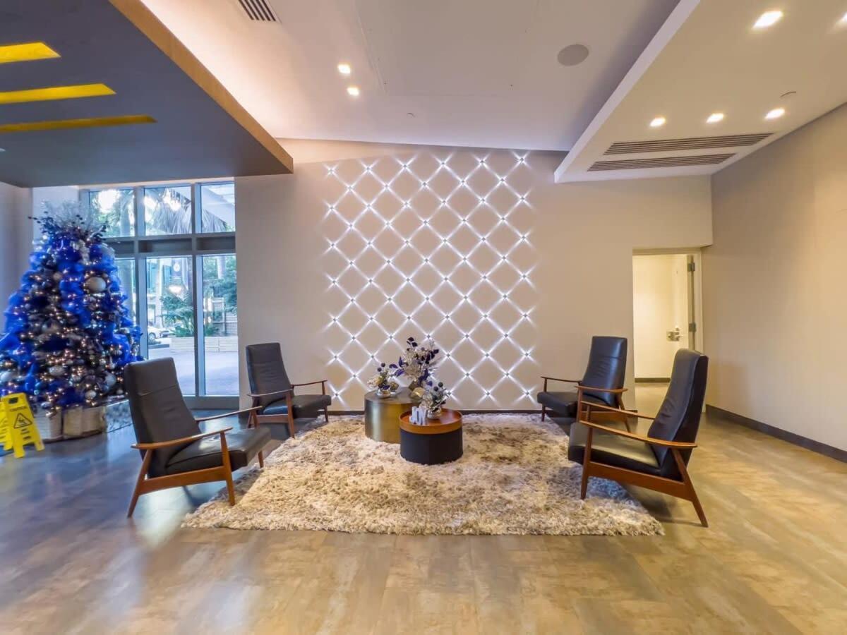 Palm Place Heart Of Miami With Parking Pool And Gym ภายนอก รูปภาพ